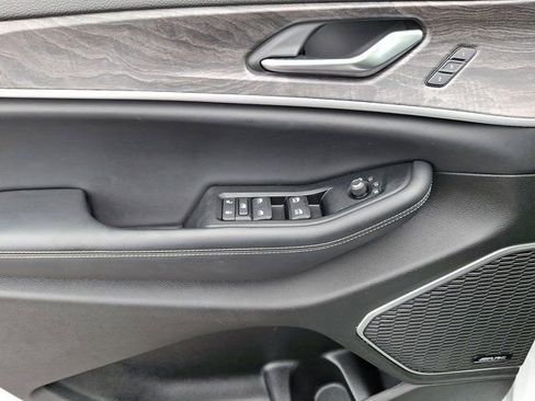 Certified 2022 Jeep Grand Cherokee Limited 4xe w/ Luxury Tech Group II image 16