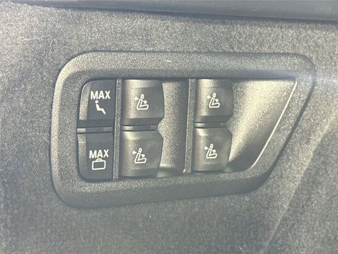 Used 2023 BMW X7 xDrive40i w/ Premium Package image 43