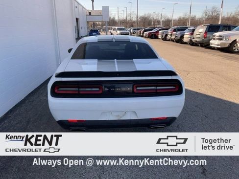 Used 2016 Dodge Challenger SXT Plus image 7