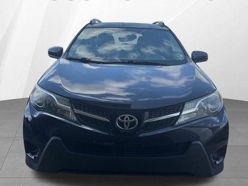 Used 2015 Toyota RAV4 LE FWD image 2