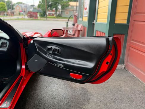 Used 2003 Chevrolet Corvette Convertible w/ Preferred Equipment Group1 RWD image 30