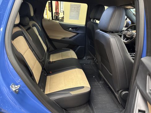 Used 2025 Chevrolet Equinox ACTIV w/ Safety and Technology Package FWD image 13