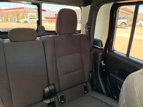 Used 2023 Jeep Gladiator Sport w/ Trailer Tow Package AWD/4WD image 23