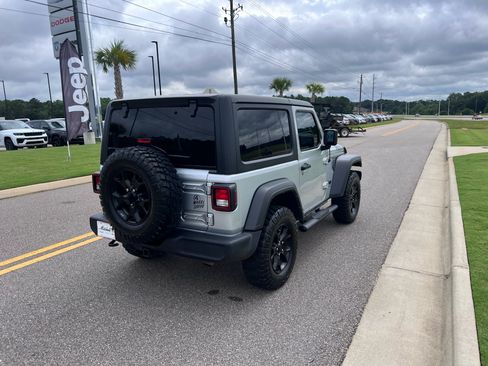 Used 2022 Jeep Wrangler Sport AWD/4WD image 4
