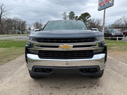 Used 2019 Chevrolet Silverado 1500 LT w/ Texas Edition image 2