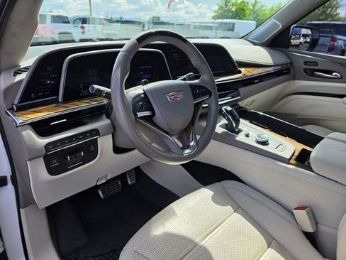 Used 2023 Cadillac Escalade Sport Platinum w/ LPO, ONYX Package AWD/4WD image 12