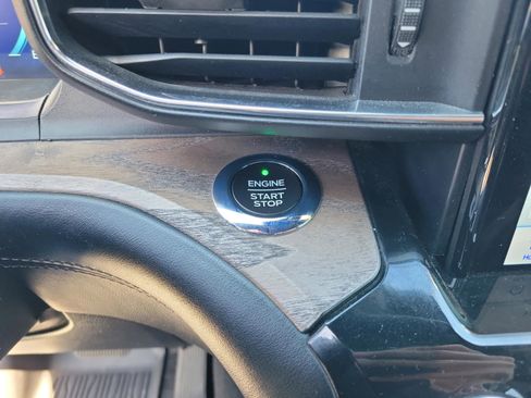 Used 2021 Ford Explorer Platinum w/ Equipment Group 601A image 16