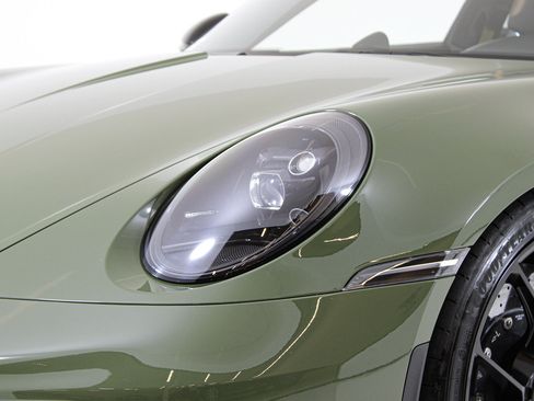 Used 2022 Porsche 911 GT3 RWD image 15