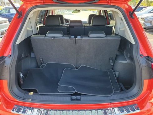 Used 2019 Volkswagen Tiguan SE w/ Panoramic Sunroof Package FWD image 7