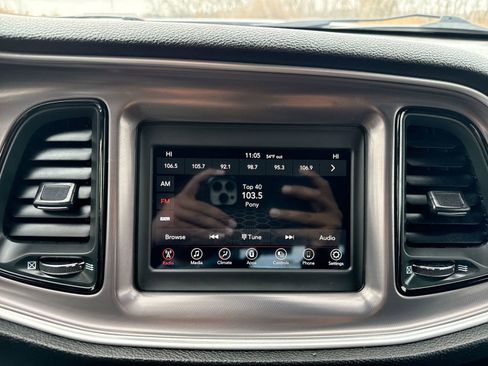 Used 2021 Dodge Challenger SXT image 17