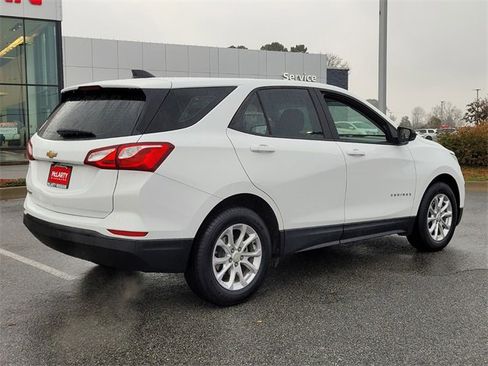 Used 2020 Chevrolet Equinox LS image 3