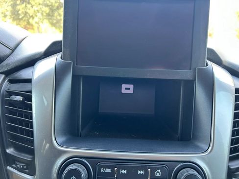Used 2020 Chevrolet Tahoe LS RWD image 24