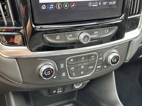 Certified 2023 Chevrolet Traverse LT w/ LT Premium Package AWD/4WD image 32