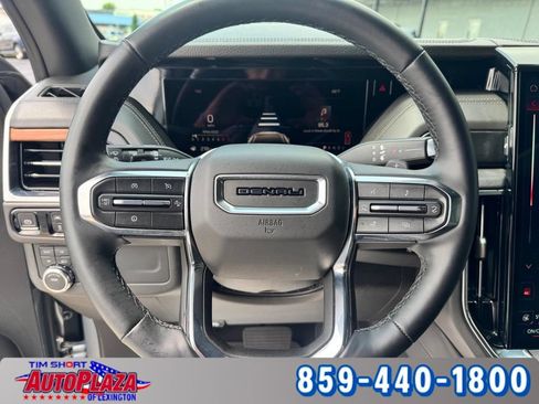 Used 2025 GMC Yukon XL Denali AWD/4WD image 19