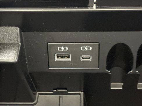 Certified 2025 Toyota Sequoia Platinum image 37