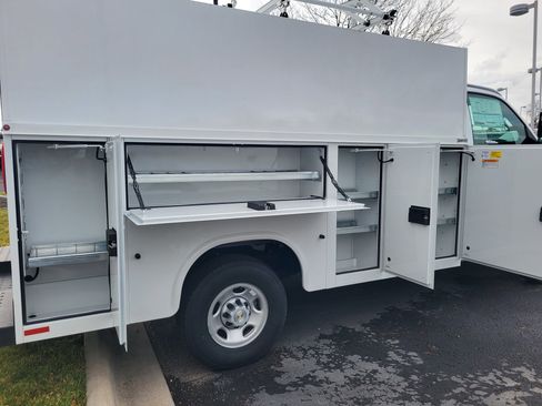 New 2025 Chevrolet Express 3500 w/ Power Convenience Package RWD image 7