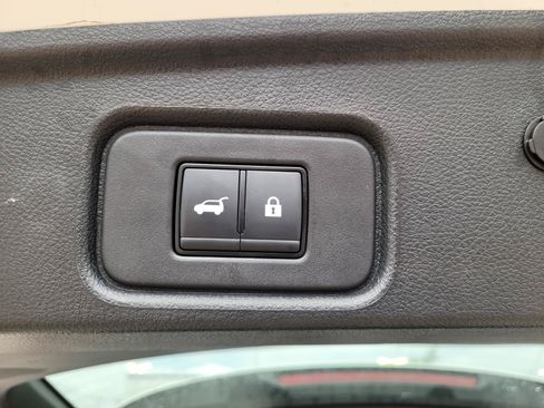 Used 2024 Nissan Pathfinder Platinum FWD image 20