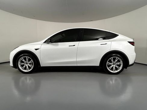 Used 2023 Tesla Model Y Long Range AWD/4WD image 5