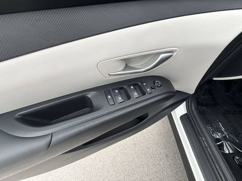 Certified 2023 Hyundai Tucson SEL AWD/4WD image 13