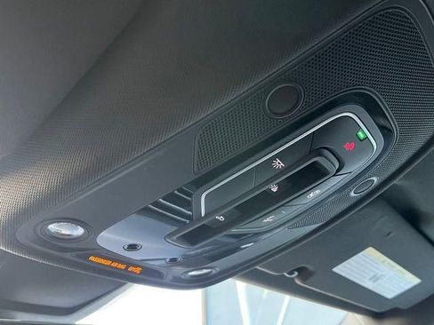 Used 2019 Audi Q8 Prestige image 35