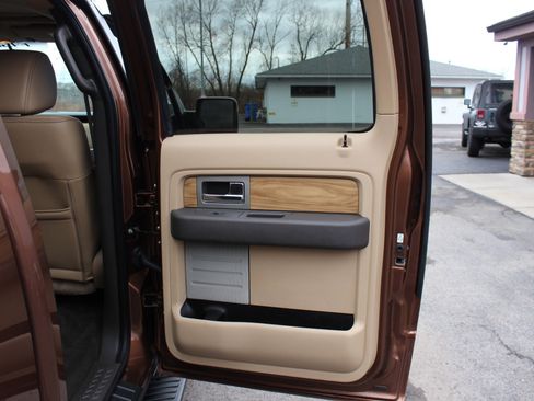 Used 2011 Ford F150 Lariat w/ Lariat Chrome Pkg image 39