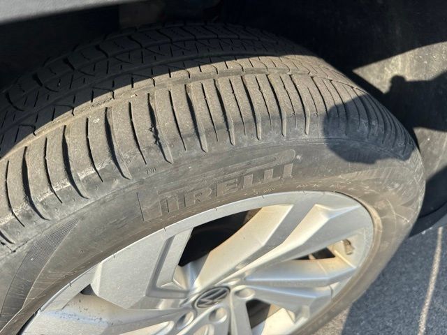 Used 2023 Volkswagen Atlas SE AWD/4WD image 11