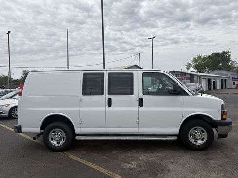 Used 2023 Chevrolet Express 2500 w/ Driver Convenience Package image 18