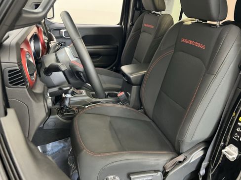 Used 2022 Jeep Wrangler Unlimited Rubicon w/ Xtreme Recon 35" Tire Package image 11