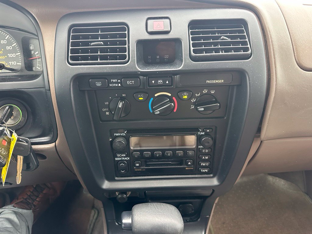 Used 2002 Toyota 4Runner SR5 RWD image 12