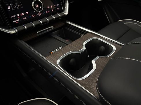 New 2026 GMC Acadia Denali w/ Super Cruise Package image 32