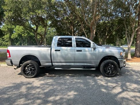 Used 2024 RAM 2500 Tradesman w/ Chrome Appearance Group AWD/4WD image 5