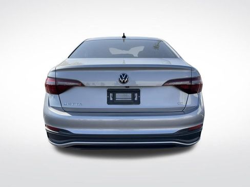 Used 2022 Volkswagen Jetta SE FWD image 4