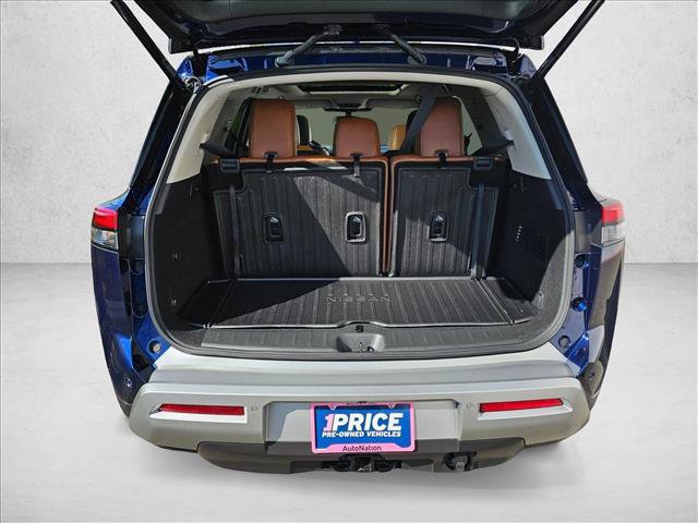 Used 2022 Nissan Pathfinder Platinum AWD/4WD image 10