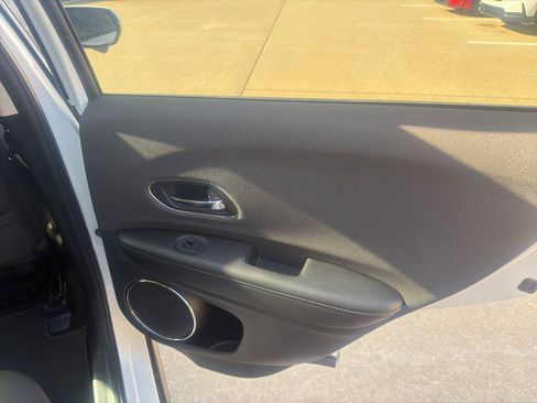 Used 2021 Honda HR-V EX image 27