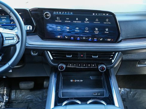 Used 2025 Chevrolet Tahoe Z71 AWD/4WD image 12
