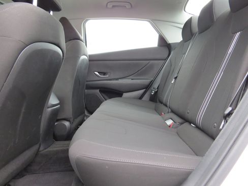 Used 2023 Hyundai Elantra SEL image 14