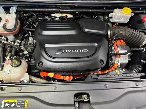 Used 2018 Chrysler Pacifica Touring Plus FWD image 7