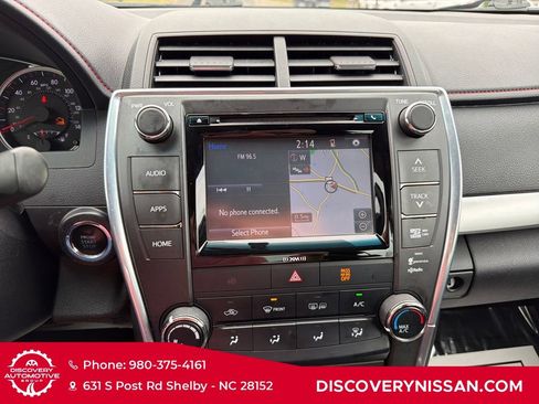 Used 2017 Toyota Camry SE w/ Moonroof Package FWD image 13