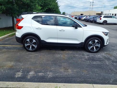 Used 2026 Volvo XC40 B5 Plus AWD/4WD image 5