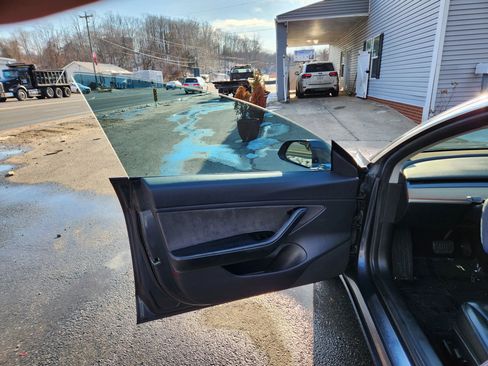 Used 2019 Tesla Model 3 Standard Range Plus image 20