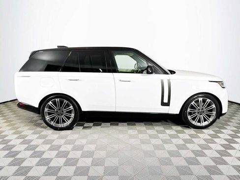 New 2025 Land Rover Range Rover SE image 4