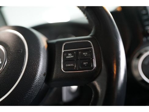 Used 2015 Jeep Wrangler Unlimited Rubicon w/ Connectivity Group image 20