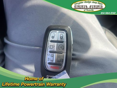 New 2026 Chrysler Pacifica Select image 38