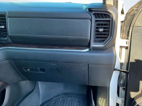 Used 2023 GMC Sierra 1500 SLT w/ SLT Premium Package image 17