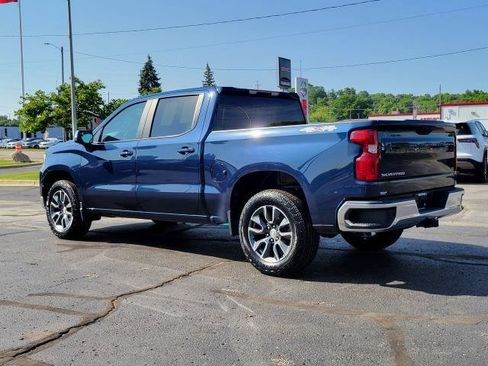 Used 2023 Chevrolet Silverado 1500 LT AWD/4WD image 3