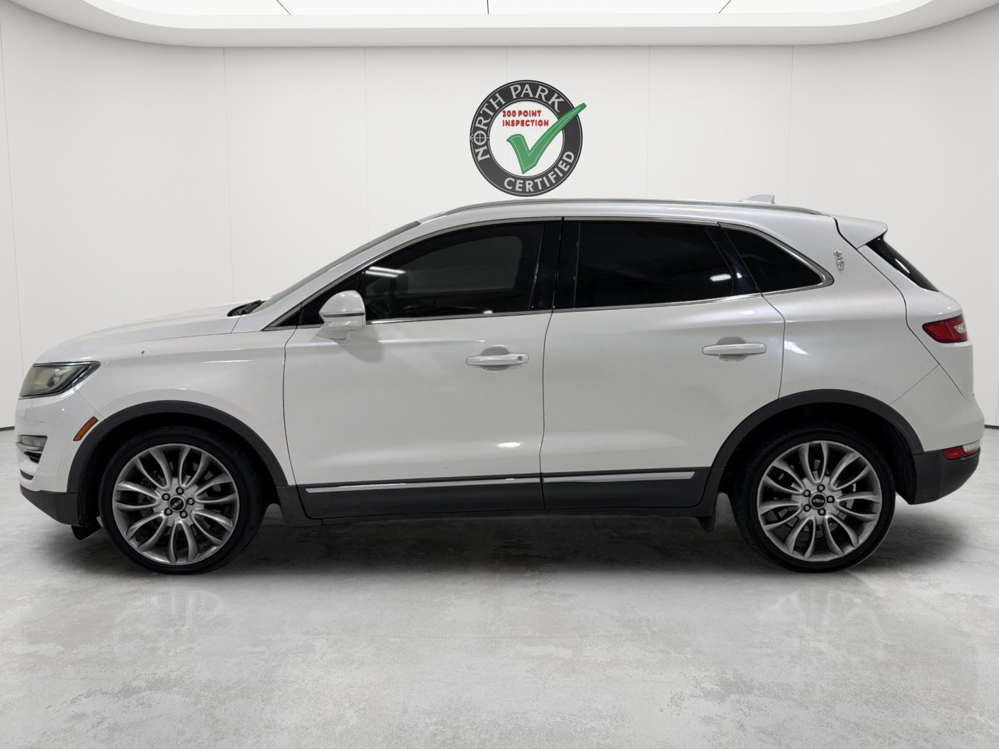 Used 2015 Lincoln MKC FWD w/ Equipment Group 102A Reserve image 2