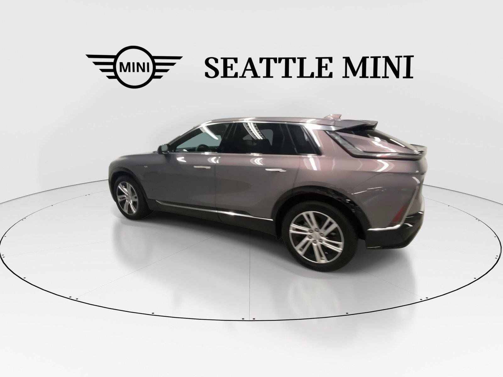 Used 2024 Cadillac Lyriq Tech AWD/4WD image 8