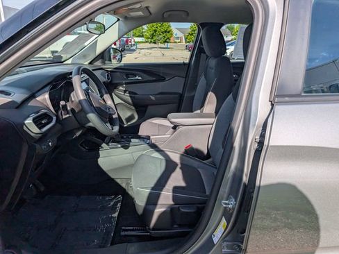 Used 2023 Chevrolet TrailBlazer LS AWD/4WD image 10