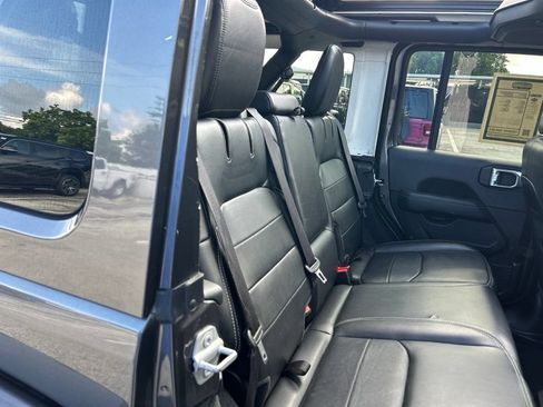 Used 2022 Jeep Wrangler Unlimited Sahara w/ Safety Group AWD/4WD image 30