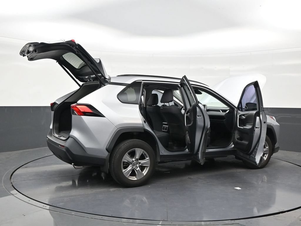 Used 2025 Toyota RAV4 XLE w/ Convenience Package FWD image 27
